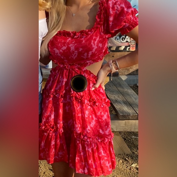 Super cute red and pink cutout dress - Picture 3 of 12